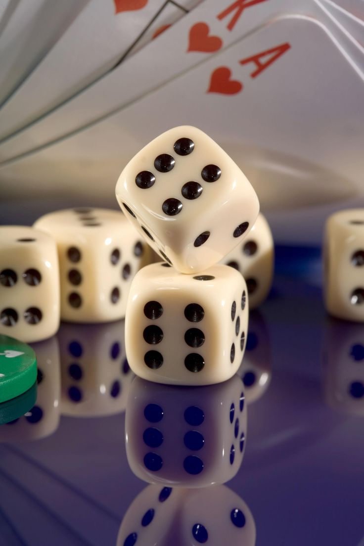 တိုက်ရိုက်ကာစီနို Baccarat ကာဒ်ဒီလာများနှင့် HD ဗီဒီယို